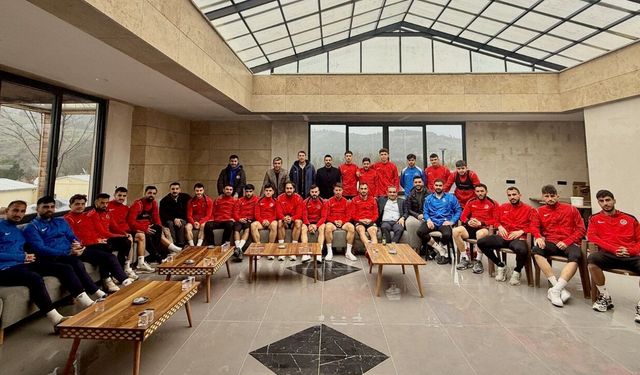 Kahramanmaraş İstiklalspor tesislerinde bayramlaşma coşkusu yaşandı