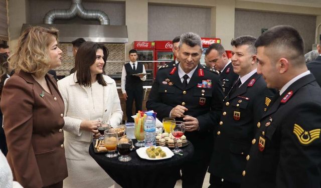 Kahramanmaraş Jandarmada bayramlaşma! Aileler bir araya geldi