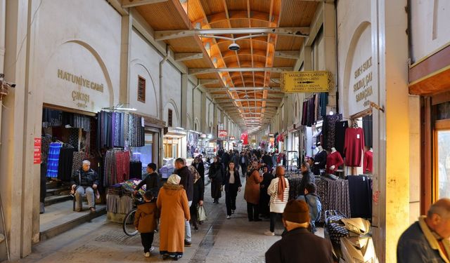 Kahramanmaraş tarihi çarşılarda bayram bereketi esnafı güldürdü