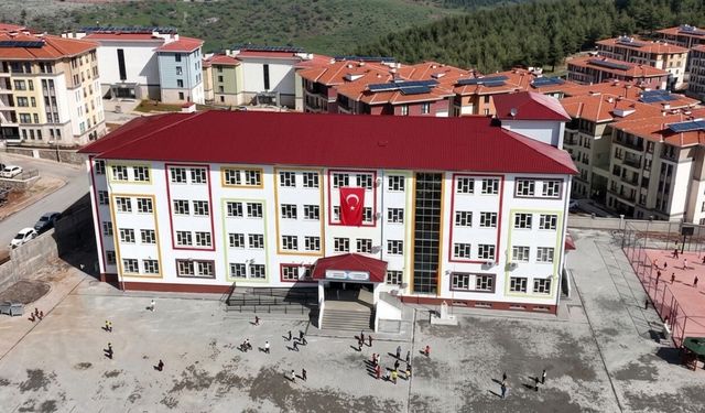 Kahramanmaraş Türkoğlu'na 32 derslikli yeni okul açıldı