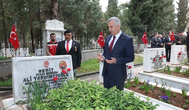 Kahramanmaraş’ta 18 Mart Töreni: Şehitlerimiz Dualarla Anıldı