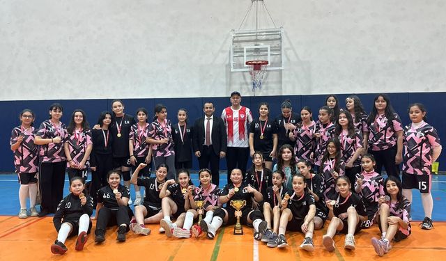 Kahramanmaraş’ta hentbolda tarihi başarı