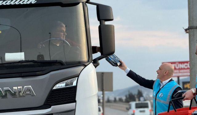 Kahramanmaraş’ta iftara 5 kala vatandaşlara ikram