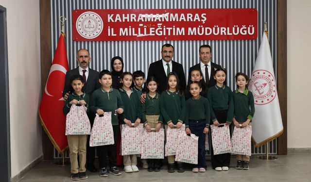 Kahramanmaraş’ta ilkokul öğrencilerinden bayram ziyareti