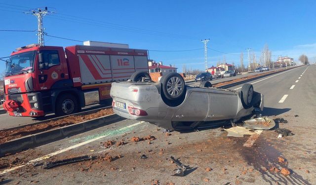 Kahramanmaraş'ta korkutan kaza! Araç takla attı, 2 kişi yaralandı