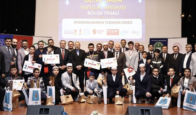 Kahramanmaraş'ta Kur'an ziyafeti! Genç hafızlar bölge finalinde yarıştı
