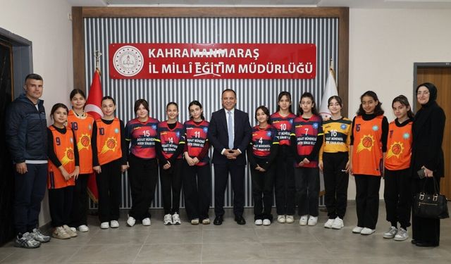Kahramanmaraş’ta öğrencilerden büyük başarı! şampiyon takımlar ödüllendirildi