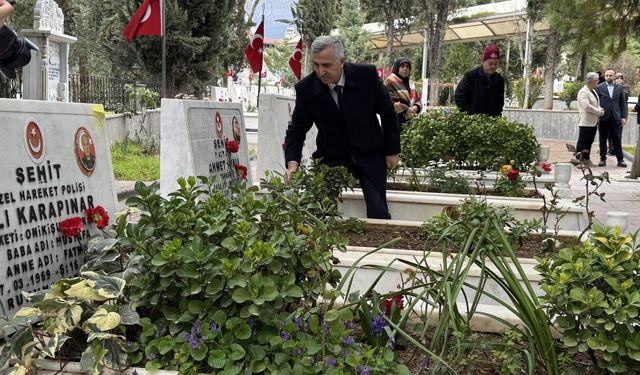 Kahramanmaraş'ta Ramazan Bayramı arifesinde mezarlıklar ziyaret edildi