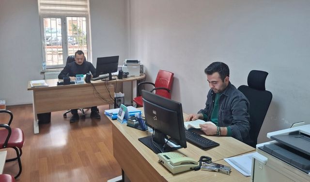 Kahramanmaraş'ta sağlık çalışanları işi bıraktı kitaba sarıldı!