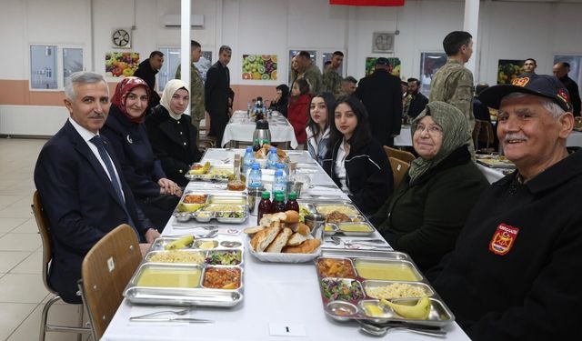 Kahramanmaraş’ta şehit aileleri ve gazilerle iftar buluşması