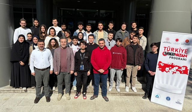 Kahramanmaraş'ta bugün siber operasyon! Gençler bilgisayar başına