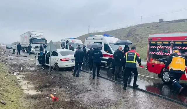 Kontrolden Çıkan Otomobil Devrildi: 1 Genç Hayatını Kaybetti