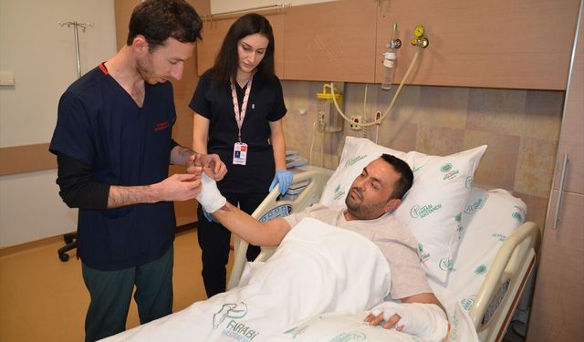 Konya'da elektrik akımına kapılan kişinin bacağından alınan deri eline nakledildi