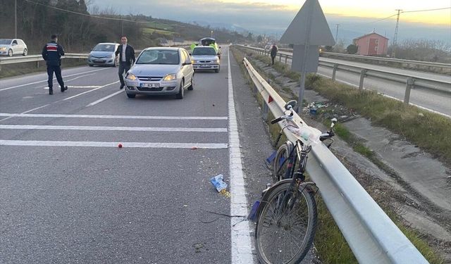 Samsun’da otomobilin çarptığı bisikletli hayatını kaybetti