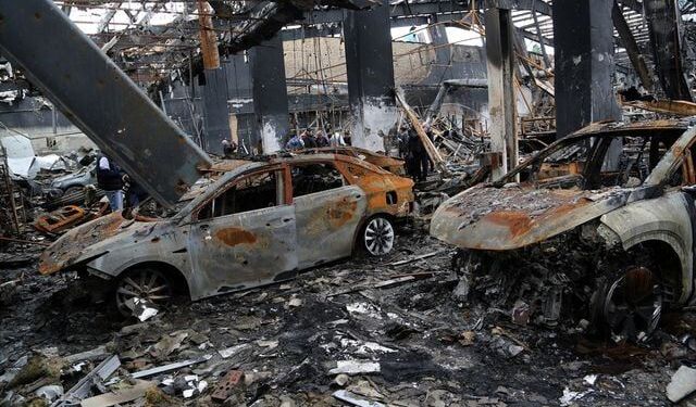 Tahran’da Oto Galerisi Bombalandı: 70 Araç Yanıp 1 Kişi Öldü