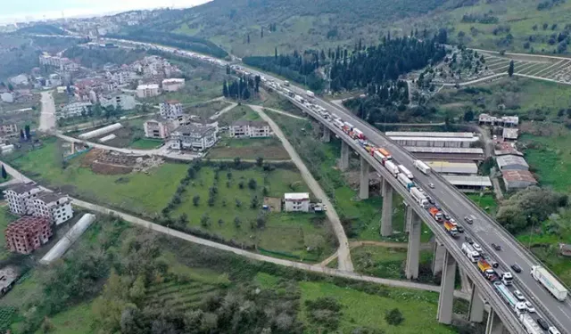 TEM’de Zincirleme Kaza: 1 Yaralı, Trafik 3 Saat Aksadı