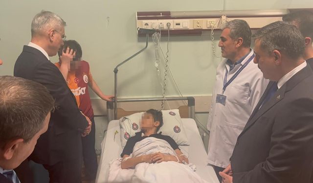 4 Bakan Kahramanmaraş'ta! Yaralı öğrencilere ziyaret