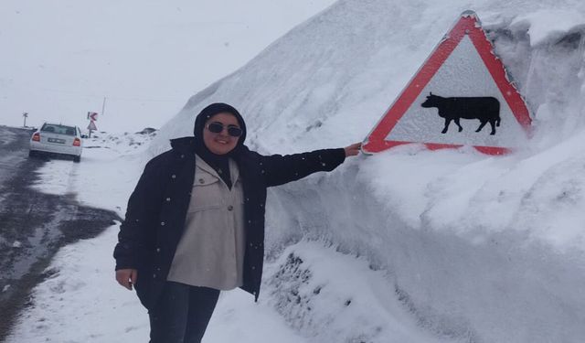 Nisan ayında şaşırtan manzara: Kar kalınlığı tabela boyunu geçti