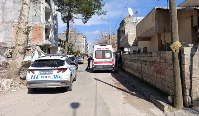 54 yaşındaki Mustafa Uygul evinde ölü bulundu