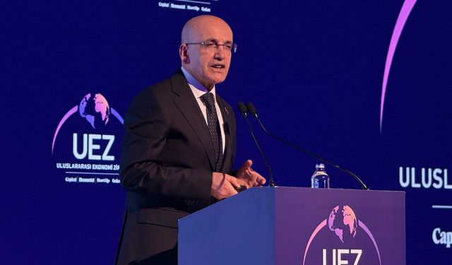 Bakan Şimşek: Vatandaşlarımızın yastık altında 640 milyar doları olduğu tahmin ediliyor