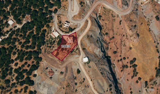 Dulkadiroğlu'nda 3 katlı bina icradan satılıktır!