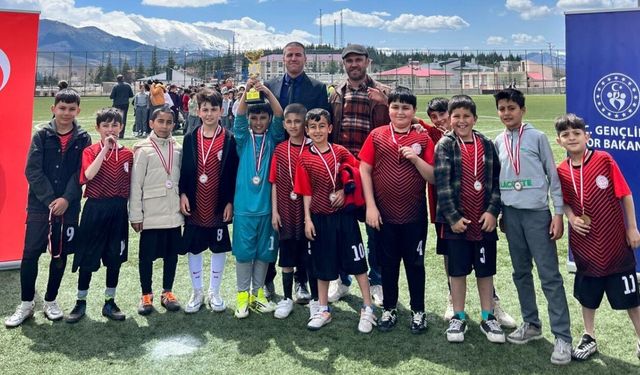 Ekinözü'nde Minik Kramponlar Futbol Turnuvası tamamlandı