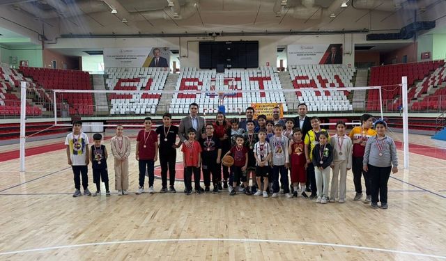 Elbistan'da 23 Nisan Basketbol Turnuvası tamamlandı!