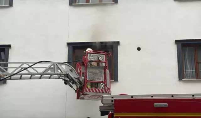 Evini ateşe verdiği için gözaltına alındı; nezarethanede rahatsızlanınca kaldırıldığı hastanede öldü