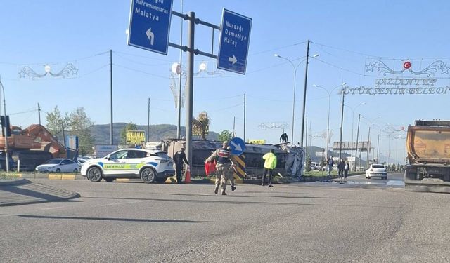 Kahramanmaraş yolunda tankerin devrildiği kaza kamerada