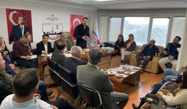 İzmir Kahramanmaraş Derneği'nde Safa Narlı yeniden başkan!