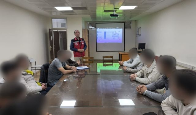 Kahramanmaraş Dulkadiroğlu’nda bağımlılıkla mücadele semineri düzenlendi