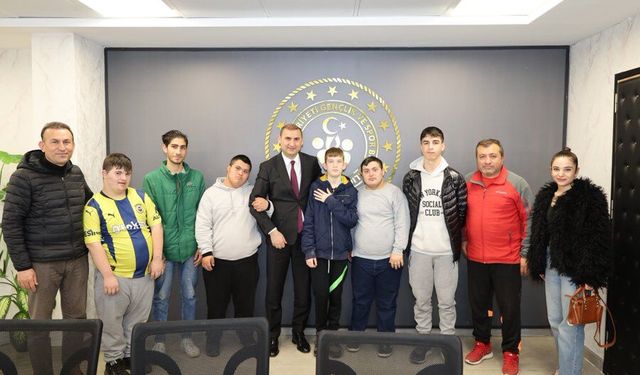 Kahramanmaraşlı Özel Sporcular Türkiye Birinciliği Öncesi Yasin Özdemir’i Ziyaret Etti
