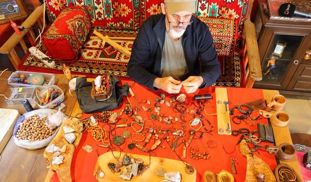 Kahramanmaraş’ta Emekli Vatandan El Emeği Şovu: Kendi Tornasıyla Üretiyor