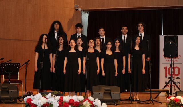 Kahramanmaraş’ta sahne doldu! Öğrenciler milli duygularla performans sergiledi