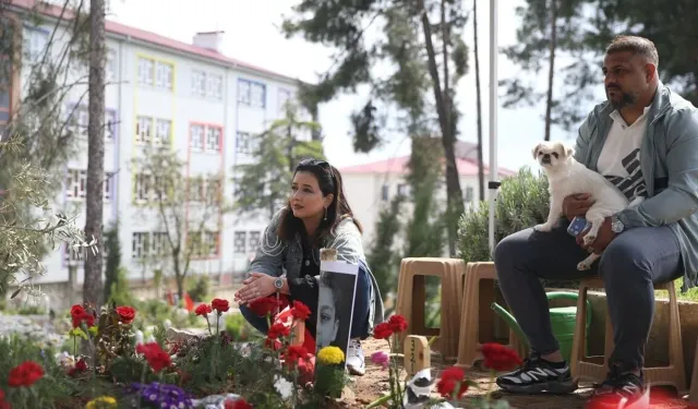 Kahramanmaraş’ta Okul Saldırısında Hayatını Kaybeden Öğrenciler Mezarı Başında Anılıyor
