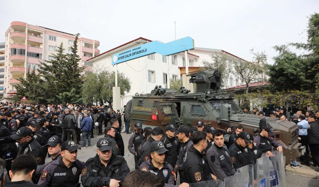 Kahramanmaraş’ta Okul Saldırısında Silah Seslerini Duyan Öğrenciler Sıraları Siper Yapmış