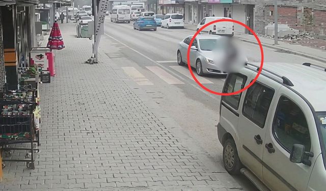 Kahramanmaraş'ta otomobil kadına çarptı! O anlar kamerada