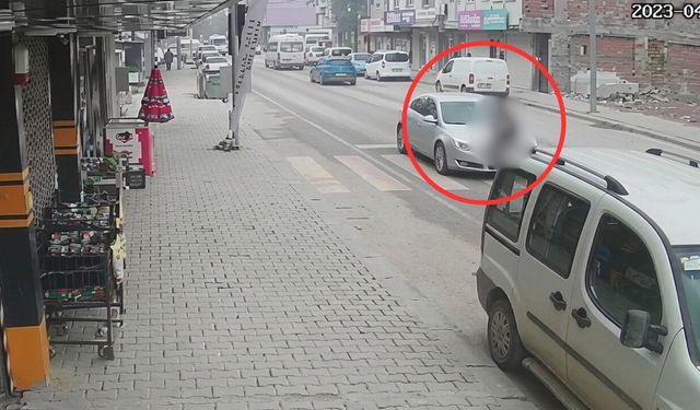 Kahramanmaraş'ta otomobil kadına çarptı! O anlar kamerada