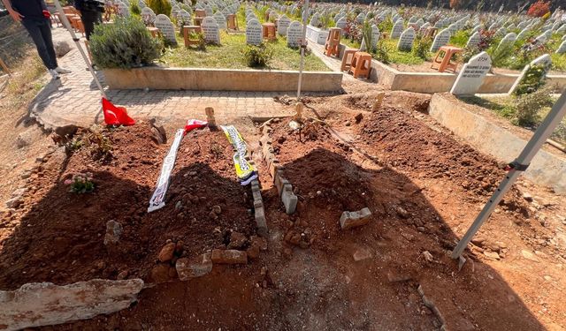 Kahramanmaraş’taki Saldırıda Hayatını Kaybeden 4 Sınıf Arkadaşı Yan Yana Defnedildi