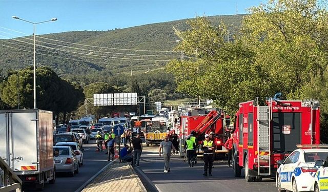 Karşı şeride geçip polis aracı dahil 10 aracı biçti! 2 ölü, 5 yaralı!