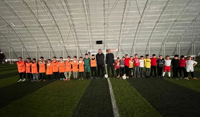 Nurhak’ta 23 Nisan Minik Kramponlar Turnuvası başladı