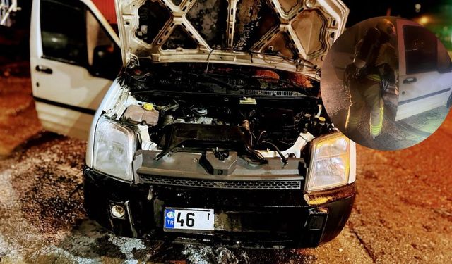 Onikişubat'ta araç yangını! Alevler bulvarı sardı