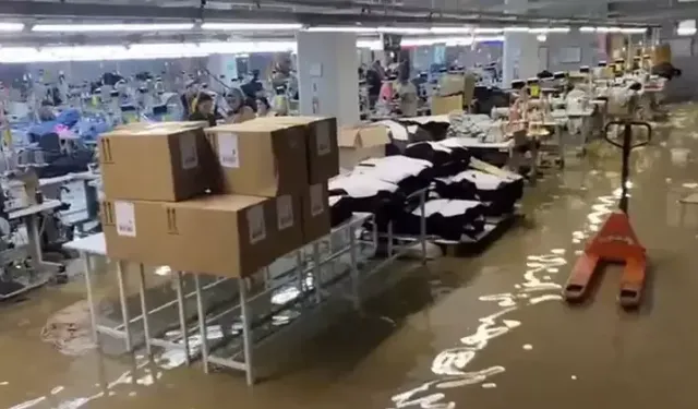 Tekstil fabrikasını su bastı; işçiler tahliye edildi