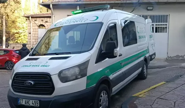 TIR’a çarpan otomobilde baba ve oğul öldü