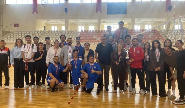 KSÜ 19 Mayıs Voleybol Turnuvası'nda şampiyon açıklandı!
