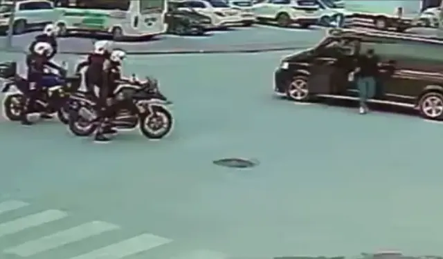 Polislerin trafikte Heimlich manevrası hayat kurtardı; O anlar kamerada