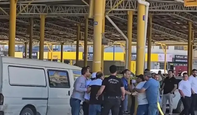 Otomobile silahlı saldırı: 1 ölü, 1 ağır yaralı