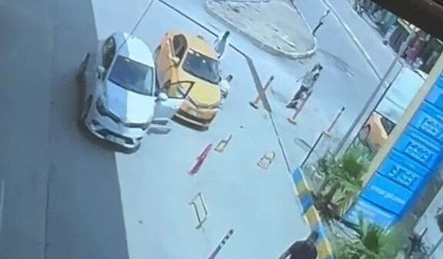 Adana'da Yol Verme Kavgası Dehşete Dönüştü! Taksiciyi Takip Edip Bıçakladı