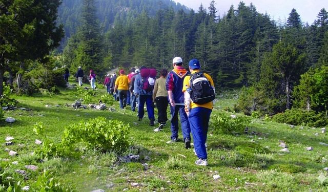 Andırın Kargaçayırı’nda doğa yürüyüşü ve foto safari!