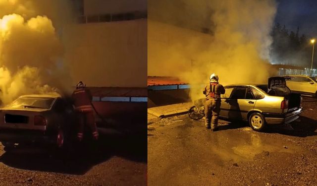 Hatay İskenderun’da Park Halindeki Otomobil Alev Alev Yandı